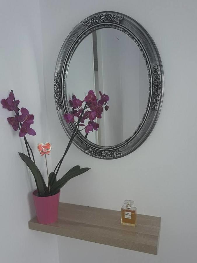 Beautiful Center Flat *